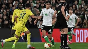 背身列队，拉普拉塔大学生参与此事的球员全体被禁赛两场