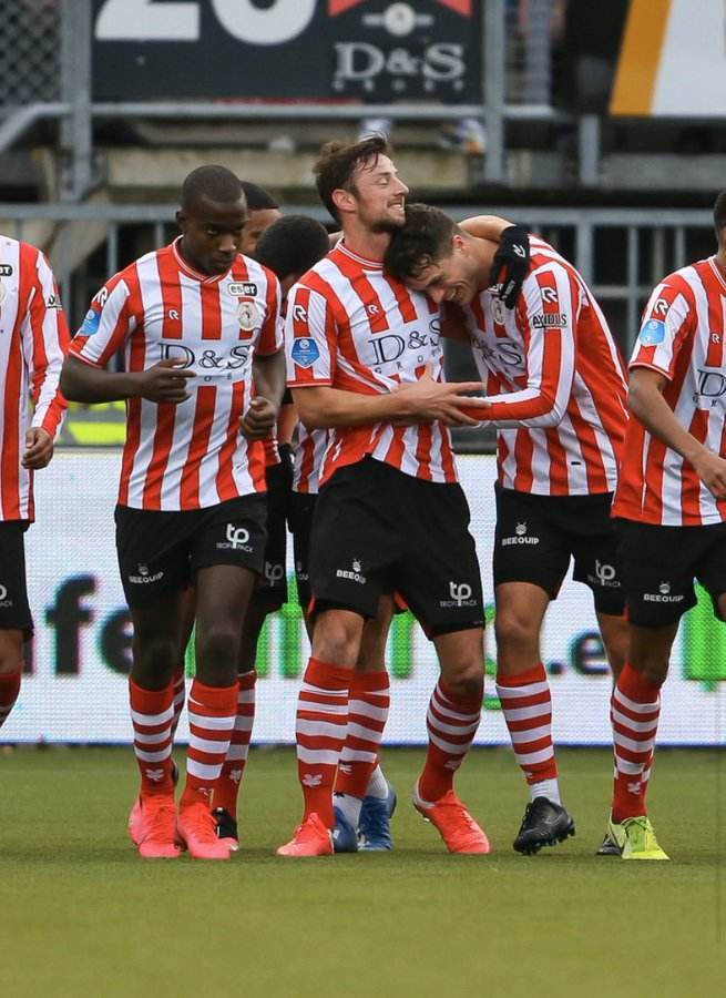 以极具说服 以极具说服